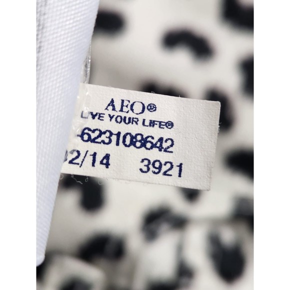 American Eagle Women's White & Black Stretch Denim Animal Print Short Size 2‎ - Picture 5 of 8